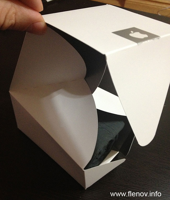Коробка от майки Apple